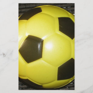 Lámina Arte vibrante de fútbol amarillo y negro (fútbol)