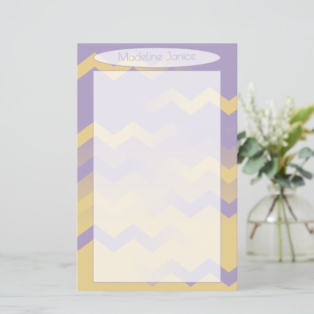 Lámina Chevron Lavender & Gold Stationery para escritura  (Anverso de pie)