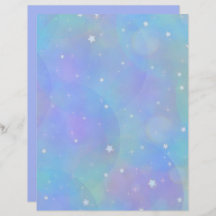 Cielo azul brillante con estrellas y nubes