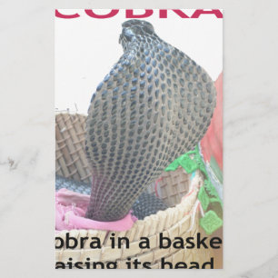 Lámina Cobra en una canasta lista para escupir fuego