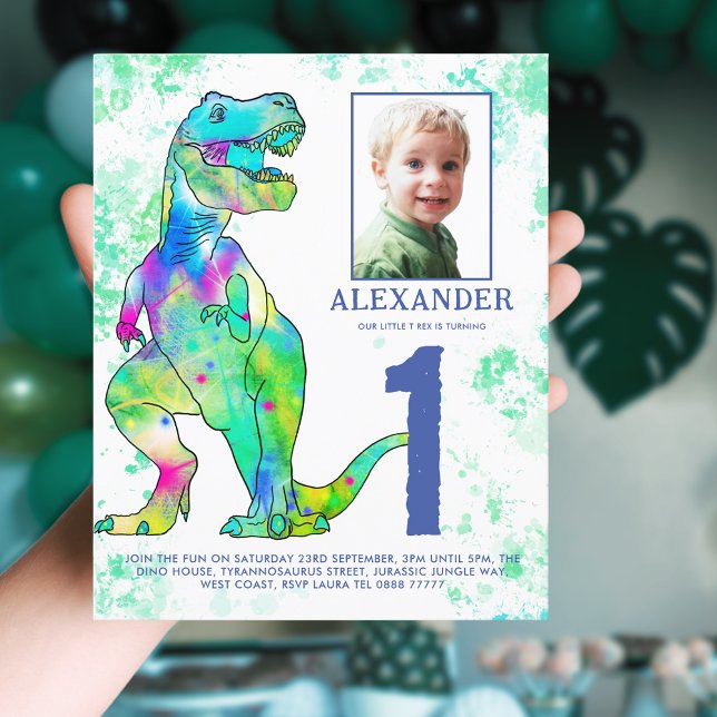 Lámina Dinosaurio 1er cumpleaños Fiesta acuarela Foto (Dinosaur T-Rex 1st birthday party invitation with photo template watercolor green and blue dino)