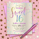 Lámina Dulce presupuestal 16 Invitación de oro a Purpurin<br><div class="desc">"Feliz dulce 16". Envíe esta impresionante, brillante, alegre, festiva, moderna, personalizada, personalizado de presupuesto para una fiesta que recordar. La tipografía con guion arcoiris purpurina, junto con el turquesa festivo, el rosa púrpura y el confetti dorado, superpone un fondo metálico de Relieve metalizado de oro de champán. Un patrón de...</div>