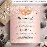 Lámina Dulce purpurina de oro rosa de la mascarada de pre<br><div class="desc">Para un elegante Masquerade, para un dulce 16, 16 cumpleaños. Un fondo de aspecto metálico de color dorado rosa. Decorada con un polvo falso purpurina y una máscara dorada de máscaras. Personalice y agregue un nombre y detalles del fiesta. El nombre se escribe con un guión de estilo con letras...</div>