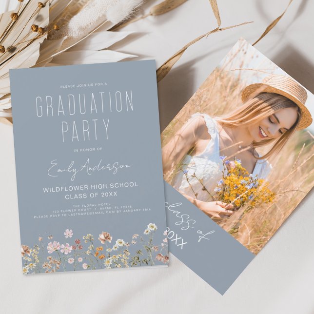 Lámina Dusty Blue Wildflower Graduation Party Invitación (Subido por el creador)