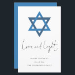 Lámina Estrella de la Luz de Amor Presupuestaria de la Ta<br><div class="desc">Estrella de la Luz del Amor de la tarjeta David Hanukkah. Un precio económico de tarjeta FLAT de 5, 5" x 8, 5" para sus saludos festivos en una brillante tarjeta SEMI GLOSS de 110 lb (similar al espesor de una postal) POR FAVOR NOTE: El sobre suministrado con esta tarjeta...</div>