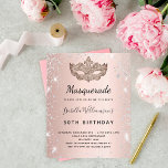 Lámina Fiesta rosa  de plata de mascarada de presupuesto<br><div class="desc">Para una elegante Mascarada, por un cumpleaños número 50 (o cualquier edad). Un fondo de aspecto metálico de color dorado rosa. Decorado con un polvo falso purpurina plateado y una máscara de mascarada. Personalice y agregue un nombre, edad y detalles del fiesta. El nombre se escribe con un guión de...</div>