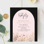 Lámina Floral floral de flor negra rosa 50 cumpleaños<br><div class="desc">Una elegante invitación a la flor. Un fondo negro y un arco de color rosa. Decorada con flores silvestres de color agua en tonos beige y rosa. 1 hoja = 1 borde impreso de invitación al borde.</div>