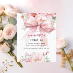 Lámina Flores rosadas de vaca Sweet 16 invitación<br><div class="desc">Un elegante fondo blanco,  decorado con un gran arco rosa y flores rosas. Personalice y agregue un nombre y detalles del fiesta. Atrás: fondo rosa suave. 1 hoja = 1 borde impreso de invitación al borde.</div>
