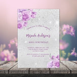 Lámina Flores rosadas plateadas invitación para cumpleaño<br><div class="desc">Un fondo falso plateado con finos destellos de plata y flores rosas y violetas. Personalice y agregue un nombre y detalles del fiesta. 1 hoja = 1 borde impreso de invitación al borde.</div>
