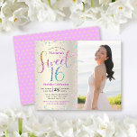 Lámina Foto de presupuesto Dulce 16 Invitación de oro Pur<br><div class="desc">"Feliz dulce 16". Envíe esta impresionante, brillante, alegre, festiva, moderna, personalizada, personalizado de presupuesto para una fiesta que recordar. Tipografía de guion arcoiris purpurina y confeti festivo de color turquesa, rosa púrpura y oro, superponen un fondo metálico de Relieve metalizado de oro de champán en la mitad izquierda de la...</div>
