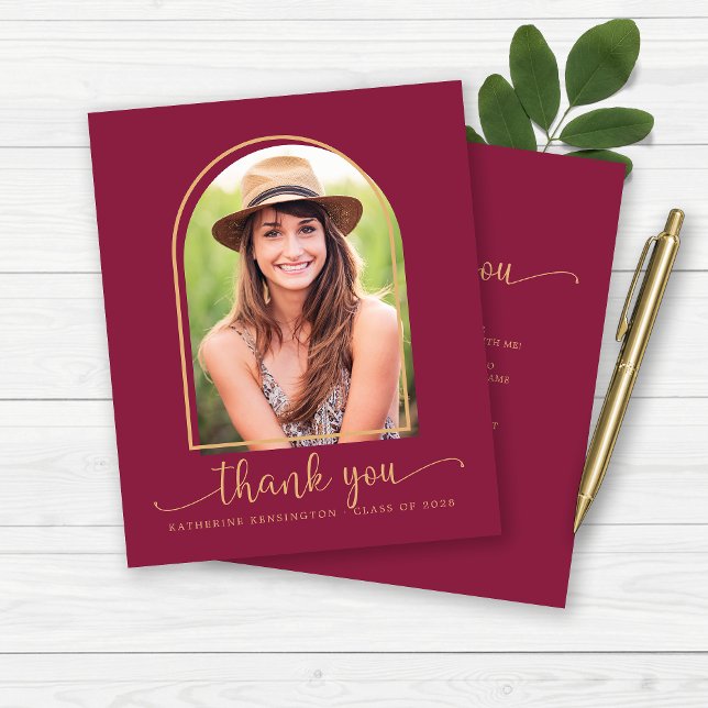 Lámina Graduación de foto de oro de Borgoña de presupuest (Budget Burgundy Gold Photo Graduation Thank You Cards)