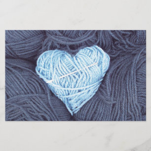 Lámina Hermosa fotografía de corazón de lana azul