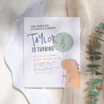Lámina Invitación a la fiesta de cumpleaños de los dinosa<br><div class="desc">Una linda invitación para cumpleaños con presupuesto que incluye un dinosaurio dibujado a mano sosteniendo un globo. Dentro del globo está la edad del niño de cumpleaños. El texto de la invitación se rota y se alinea a la izquierda para una disposición divertida. En la parte superior de la invitación...</div>