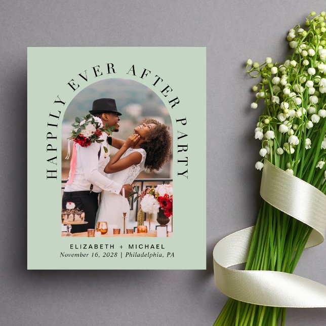 Lámina Invitación a la recepción de la boda verde con fot (Celebrate your love story with an invitation showcasing your favorite photo in an elegant arch frame)