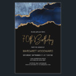 Lámina Invitación de cumpleaños 70 de la Agencia de Oro A<br><div class="desc">Esta moderna invitación de cumpleaños número 70 presenta una imagen acuarela de una ágata geodésica en tonos azul marino con falsos toques de oro. Las palabras "Cumpleaños 70" aparecen en falso purpurina de oro en letra decorativa moderna de escritura a mano. Personalizar con el nombre del honorario en texto de...</div>