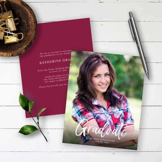 Lámina Invitación de Graduación de Guión Borgoña Presupue (Subido por el creador)