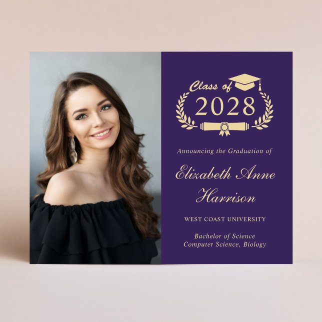 Lámina Invitación de Graduación de la Escuela de Fotograf (An elegant budget-friendly college graduation announcement to celebrate the graduate's achievements)