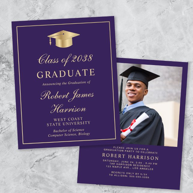 Lámina Invitación del partido de graduación de oro púrpur (An elegant college graduation party invitation to celebrate the graduate's achievements)