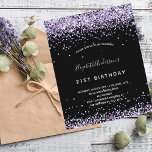 Lámina Invitación del purpurina morado negro de cumpleaño<br><div class="desc">Invitación a la fiesta de cumpleaños 21 (o a cualquier edad) de niñas y mujeres. Delante: Un fondo negro de moda. Decorada con polvo violeta y falso purpurina. Personalice y agregue un nombre y detalles del fiesta. El nombre se escribe con un guión de estilo con letras a mano. Fondo...</div>
