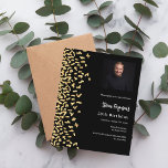 Lámina Invitación para el cumpleaños de la foto de oro ne<br><div class="desc">Moderna,  elegante e invitada. Un fondo negro decorado con un falso confeti dorado. Personalice y agregue la foto,  un nombre y detalles del fiesta. Texto blanco. 1 hoja = 1 borde impreso de invitación al borde.</div>