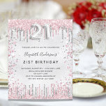 Lámina Invitación rosa plateado de 21 cumpleaños con pres<br><div class="desc">Una invitación moderna,  elegante y glamurosa para un fiesta de 21 años. Un fondo falso plateado,  decorado con polvo rosa y falso purpurina plateado. Personalice y agregue su nombre y detalles del fiesta. El número 21 se escribe con un tipo de letra,  guión.</div>