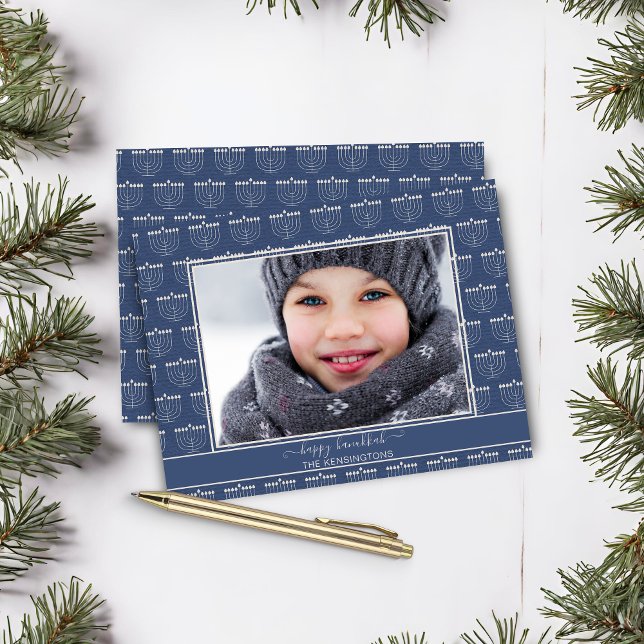 Lámina Menorah blanca azul presupuesto Hanukkah Foto (Budget Blue White Menorah Hanukkah Photo Holiday Card)