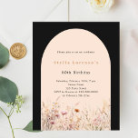 Lámina Nacimiento floral floral de melocotón rosa negro<br><div class="desc">Una elegante invitación a la flor. Fondo negro y arco de color melocotón. Decorada con flores silvestres de color agua en tonos beige y rosa. 1 hoja = 1 borde impreso de invitación al borde.</div>