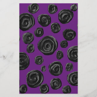 Lámina Patrón Rosa negro sobre morado oscuro.
