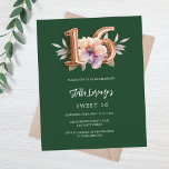 Lámina Presupuesto floral de durazno de oro verde esmeral<br><div class="desc">Una invitación moderna, elegante y glamurosa para un Sweet 16. Fondo verde esmeralda, decorado con una flor rosa, melocotón y violeta de color agua. El nombre está escrito con un guión moderno de estilo con letras de color rosa oscuro y dorado. Personalice y agregue los detalles de su fiesta. El...</div>