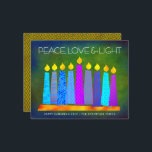 Lámina Presupuesto Green Hanukkah Boho Candle Peace Love<br><div class="desc">"Paz, amor y luz". Un ilustracion juguetón, moderno y artístico de velas de patrón boho en una menorah te ayuda a iniciar las vacaciones de Hanukkah. Las variadas velas azules con coloridos estampados de Relieve metalizado falso dominan un rico fondo verde y texturado. Relieve metalizado falso de patrón de diamante...</div>