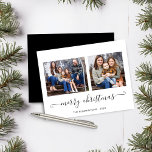 Lámina PRESUPUESTO Guión sencillo Fotos navideñas de los<br><div class="desc">BUDGET Simple Script Modern Merry Christmas Photo Card con dos de tus fotos favoritas y un sencillo pero elegante guión Feliz Navidad. La parte de atrás es un negro elegante y sencillo. ¡Perfecto para tus tarjetas de vacaciones este año! **Nuestro artículo de PRESUPUESTO es más pequeño, más ligero y más...</div>