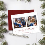 Lámina PRESUPUESTO Sencillo Guión Rojo Fotos de navidad<br><div class="desc">BUDGET Rustic Red Simple Script Modern Merry Christmas Photo Card con dos de tus fotos favoritas y un sencillo pero elegante guión Feliz Navidad. La parte trasera está decorada con un fondo rojo de invierno festivo. ¡Perfecto para tus tarjetas de vacaciones este año! **Nuestro artículo de PRESUPUESTO es más pequeño,...</div>