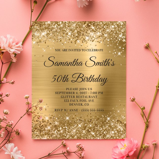 Lámina Purpurinoso de presupuesto Monograma de oro Invita (Budget Glittery Gold Monogram 50th Birthday Invite)