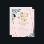 Lámina Relieve metalizado dorado de invitación Quinceaner<br><div class="desc">Elegante fiesta de quinceañera floral rosa y azul asequible de 4.5"x5.6" invitaciones. NOTA: Los sobres NO ESTÁN INCLUIDOS; los sobres A7 coincidentes están disponibles para ser comprados por separado.</div>