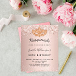 Lámina Rosa de oro de Masquerade presupuesto cumpleaños p<br><div class="desc">Para una elegante Mascarada, por un cumpleaños número 50 (o cualquier edad). Un fondo de aspecto metálico de color dorado rosa. Decorada con un polvo falso purpurina y una máscara dorada de máscaras. Personalice y agregue un nombre, edad y detalles del fiesta. El nombre se escribe con un guión de...</div>