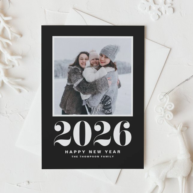 Lámina Tipografía de 2025: foto de Año Nuevo feliz negro (Ring in 2026 with a stylish retro flair using this black and white Happy New Year photo card.)