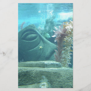 Lámina Un mundo submarino - imagen de una estatua de pied