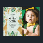 Lámina Wild One Photo Green Gold Birthday<br><div class="desc">Invite a los huéspedes a celebrar el primer cumpleaños de su hijo con esta invitación temática de safari en la jungla, que incluye una colección de follaje verde y oro falso Relieve metalizado jungla y animales (jirafa, león, mono) alrededor de las palabras "Wild One" en la tipografía dibujada a mano...</div>