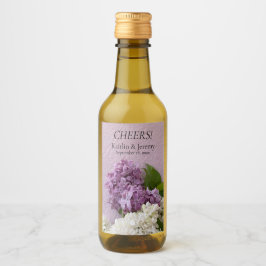 Láminas blancas y moradas sobre la textura