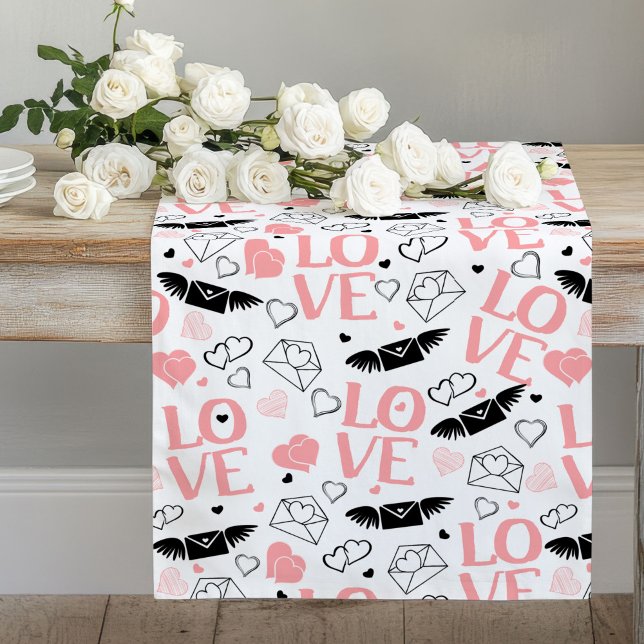 Largo Camino de mesa para regalo de boda con texto de am (Wedding Gift Table Runner Pink Black Love Text)
