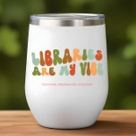 Las Bibliotecas Retro Groovy son mi opinión, bibli<br><div class="desc">Regale este tumbler de 'Bibliotecas mi vibe' al bibliotecario o lector en su vida.</div>