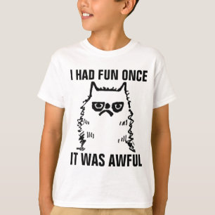 Las camisetas gruñonas del gato para los muchachos
