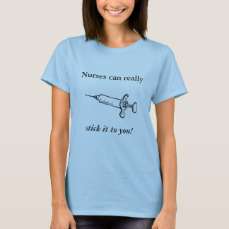 Las "enfermeras pueden" la camisa