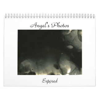 Las fotos del ángel, calendario expuesto (negro y
