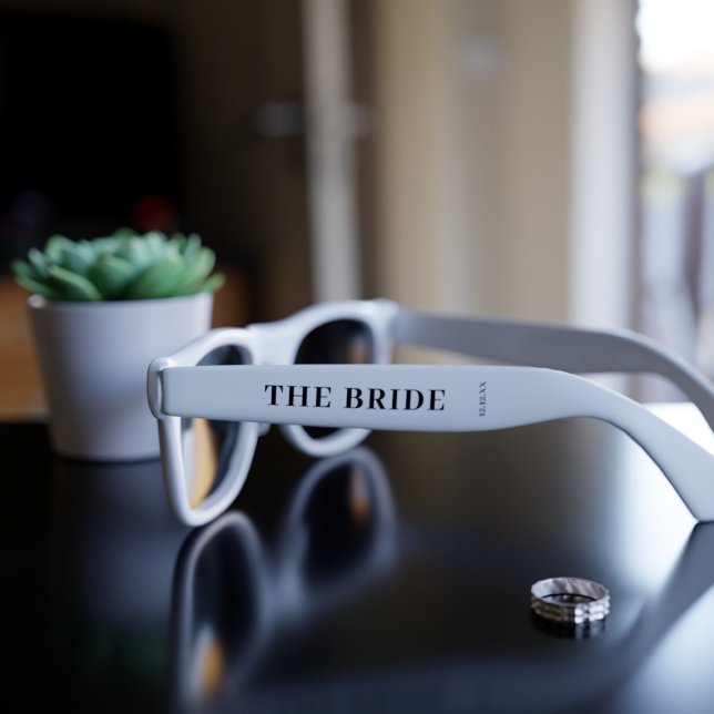 Las gafas de sol blancas de la novia para la boda (Subido por el creador)