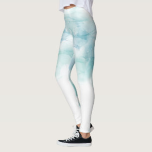 Las leggings blancas presentan un suave diseño de 
