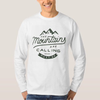 Las montañas están llamando la camiseta larga de