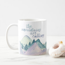Las montañas están llamando la taza de café de la