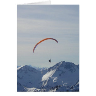 las montañas parapente vuelan hacia la libertad y 