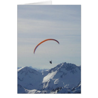 las montañas parapente vuelan hacia la libertad y 